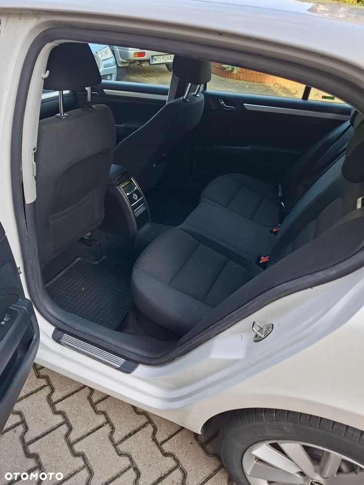 Skoda Superb 2014 photo 5