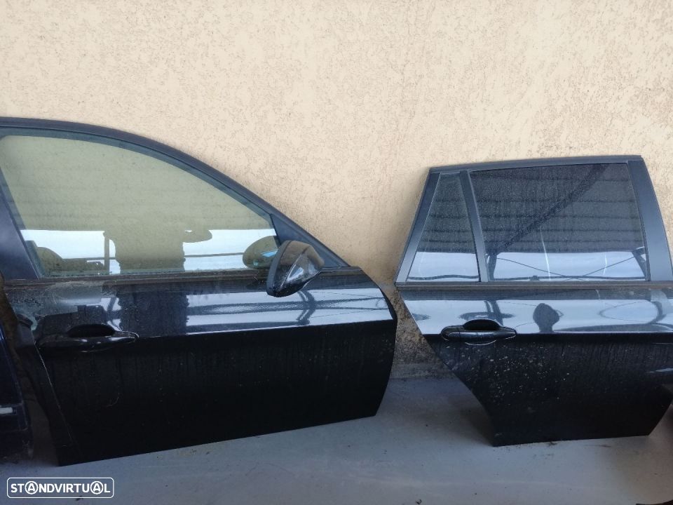 Porta frente direita em Preto Bmw Série 3 E90 e E91 - 1