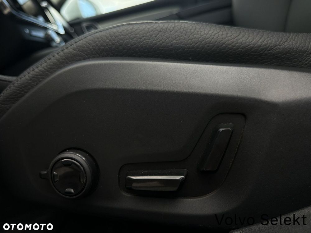 Volvo V90 Cross Country - 31