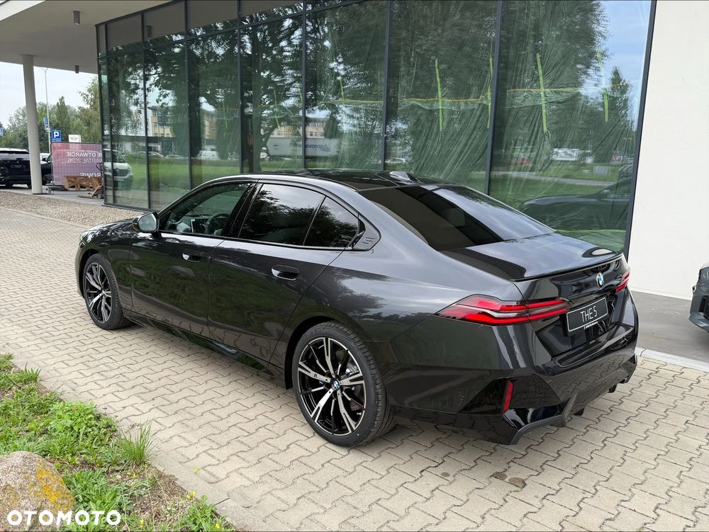 BMW Seria 5 520d xDrive mHEV - 4