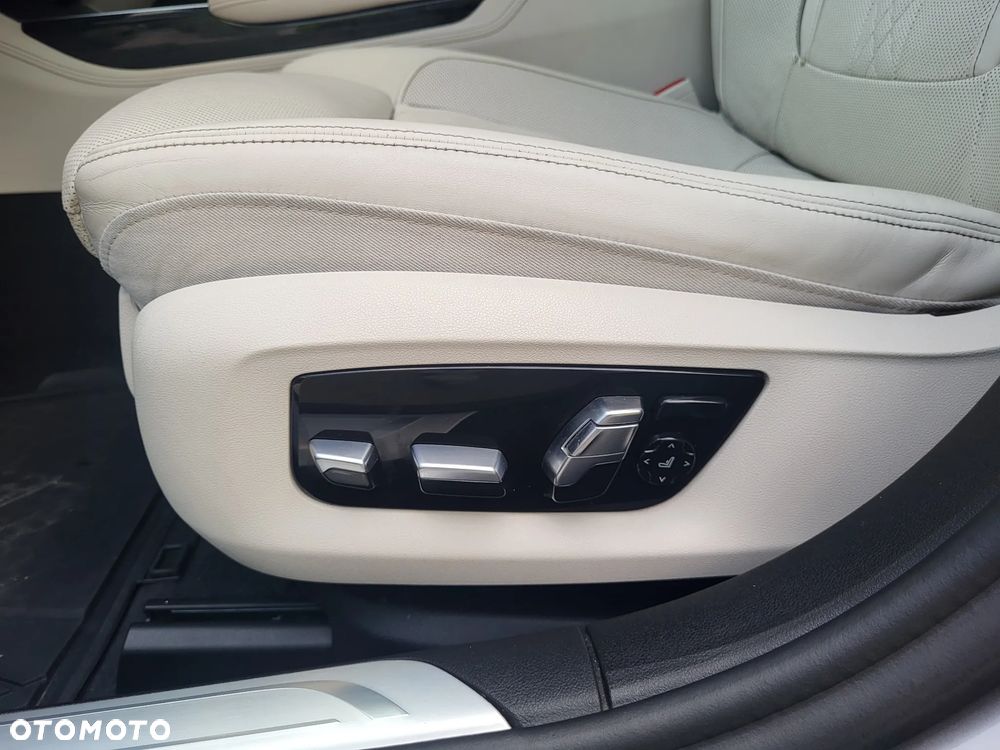BMW Seria 7 750d xDrive sport - 12