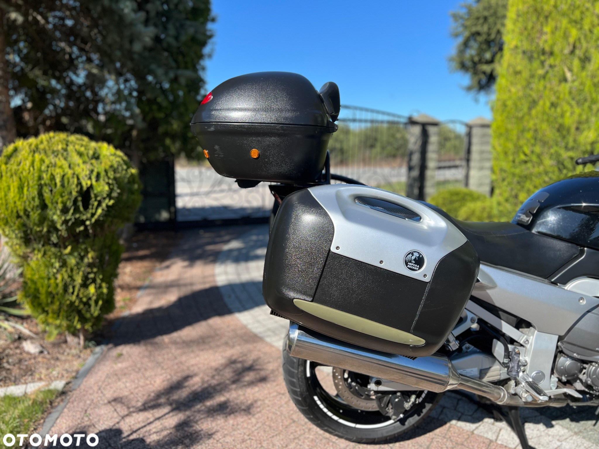 Yamaha FJR - 8