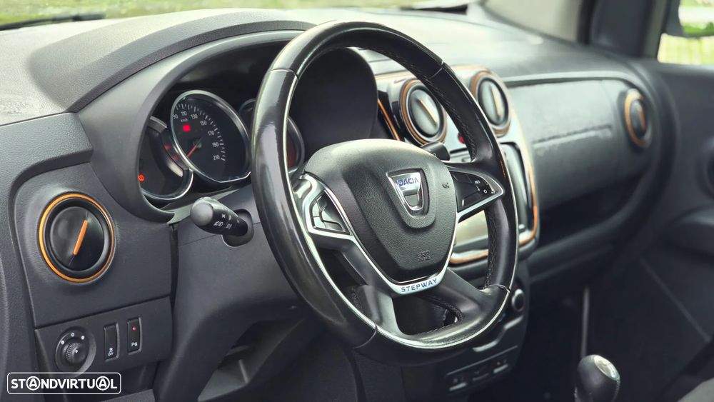 Dacia Lodgy 1.5 dCi Stepway 7L - 6