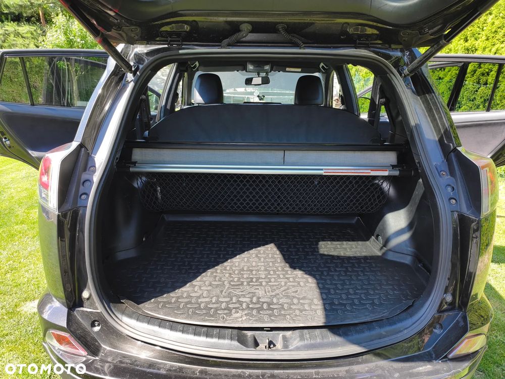 Toyota RAV4 - 4