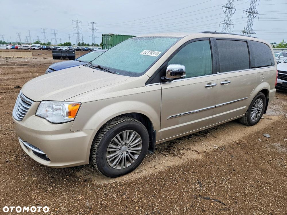 Chrysler Town & Country - 1