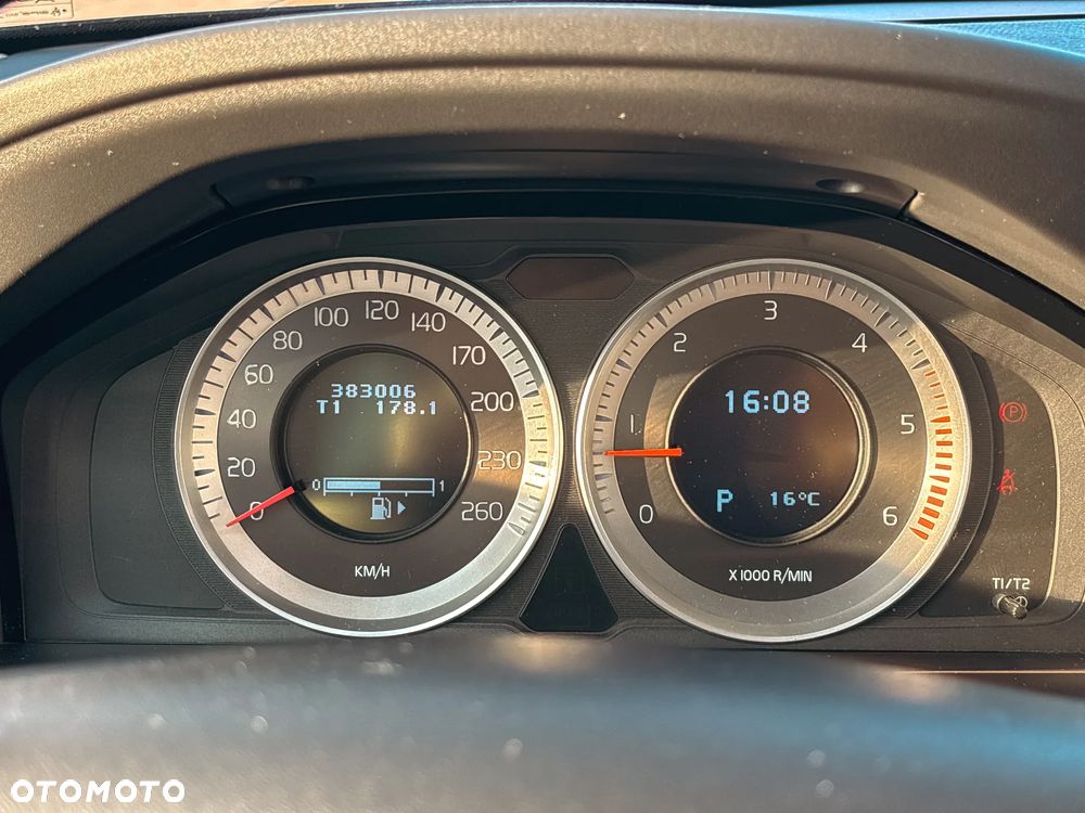 Volvo XC 60 2.4D AWD Summum - 20