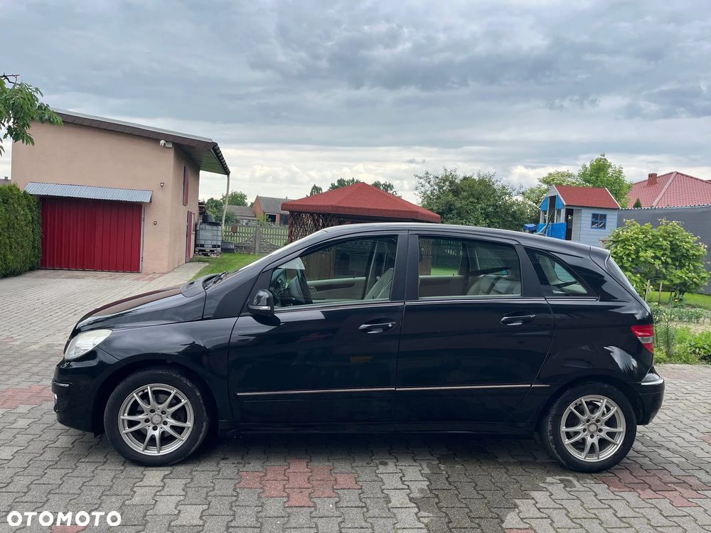 Mercedes-Benz B-Class 2010 photo 4