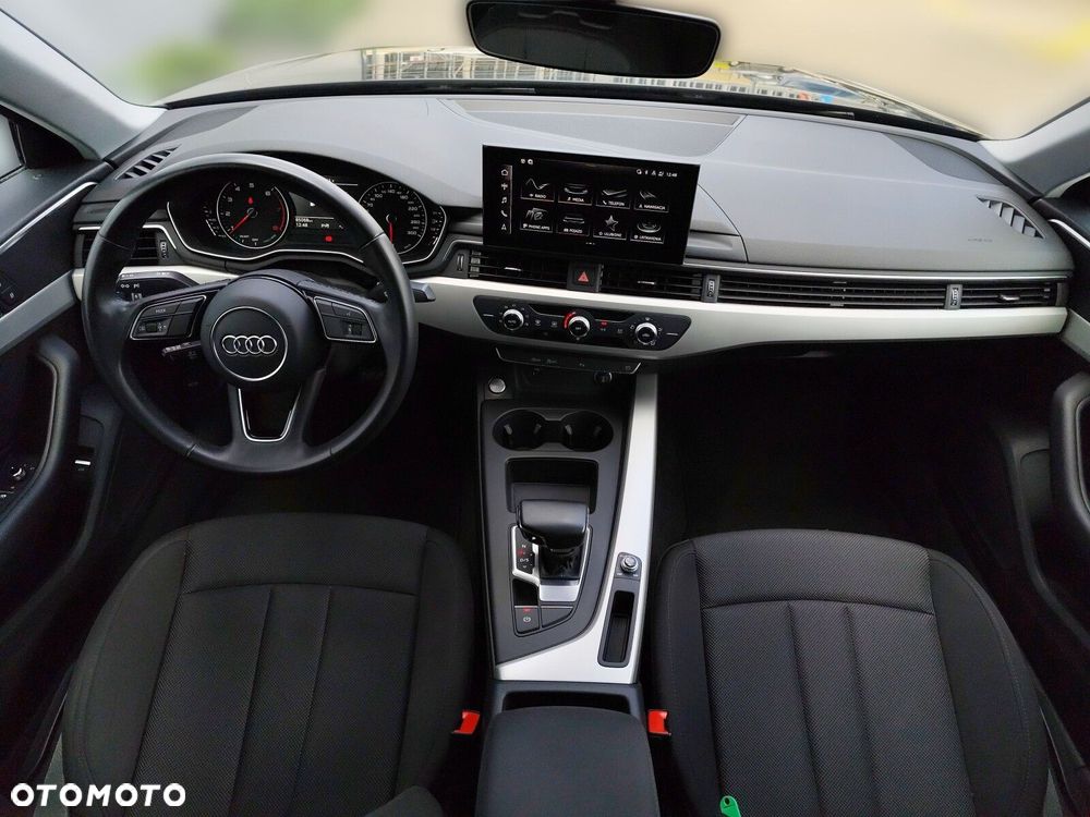 Audi A4 Limousine - 14