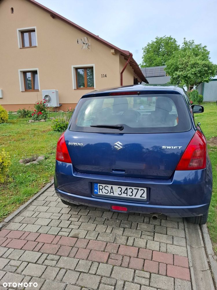 Suzuki Swift - 3
