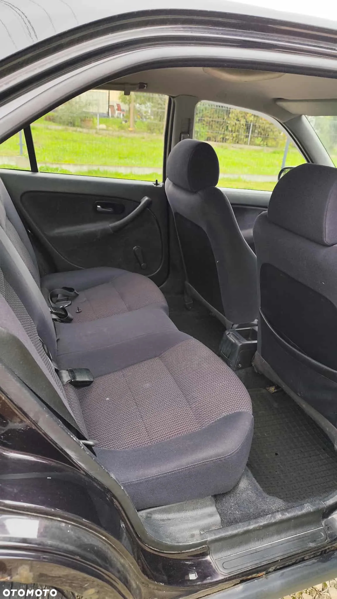 Honda Civic 1.4i S - 11