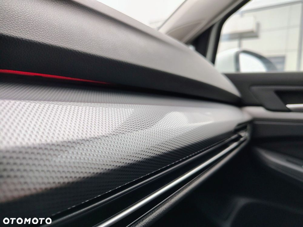 Volkswagen Golf - 28