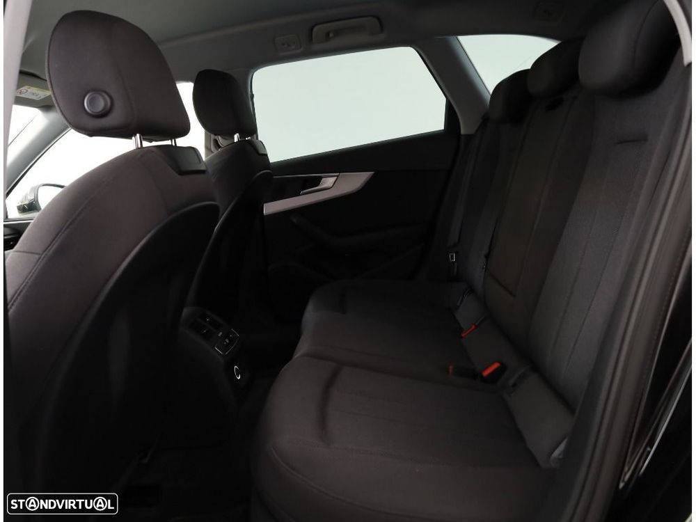 Audi A4 Avant 35 TDI S line S tronic - 17