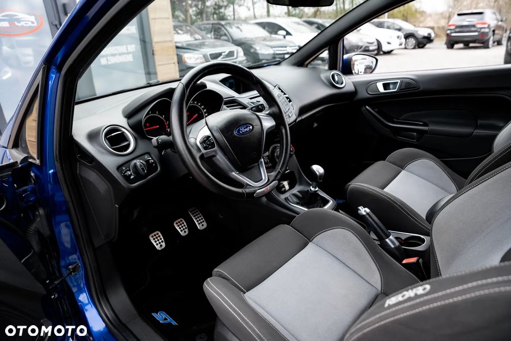 Ford Fiesta 1.6 EcoBoost ST - 19