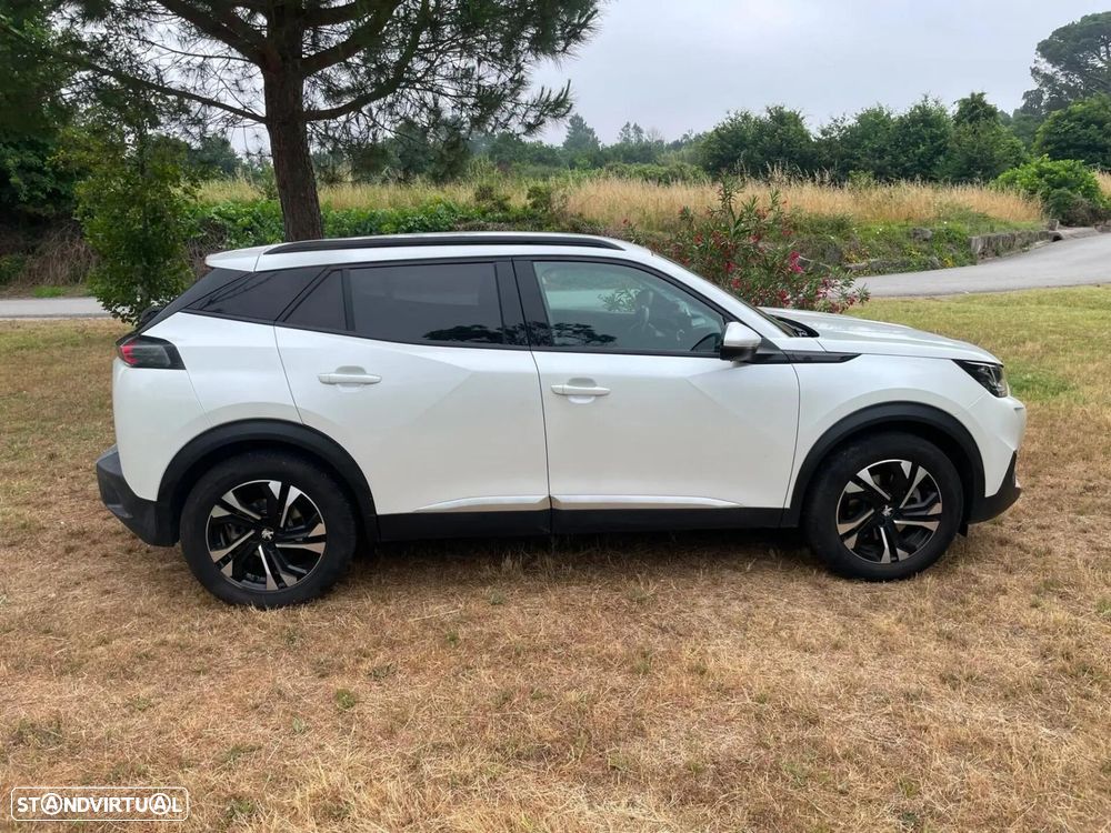 Peugeot e-2008 Allure - 8