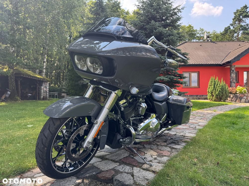 Harley-Davidson Touring Road Glide - 19