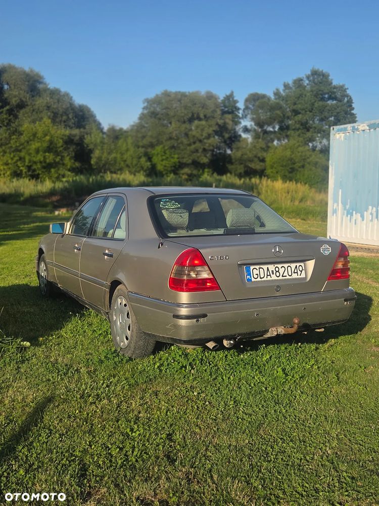 Mercedes-Benz Klasa C 180 Elegance - 3