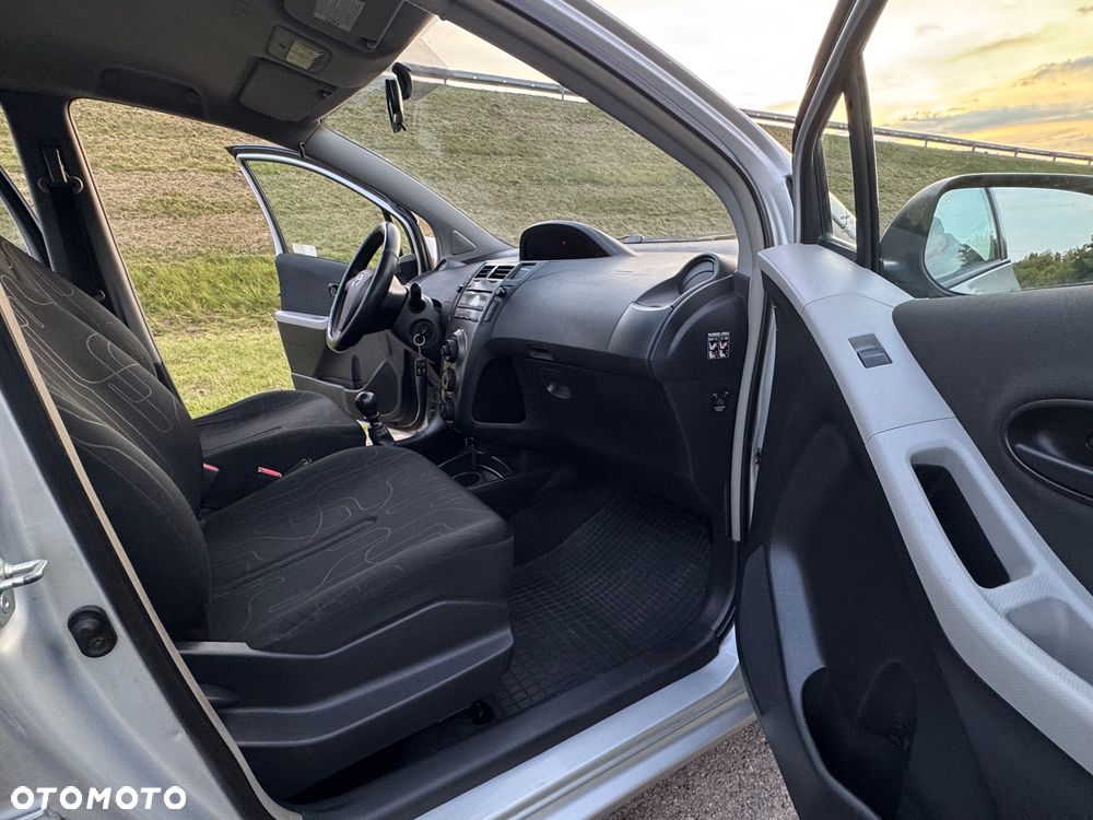 Toyota Yaris 1.33 Prestige - 21