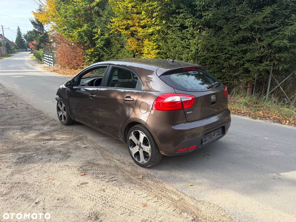 Kia Rio 2013 photo 2