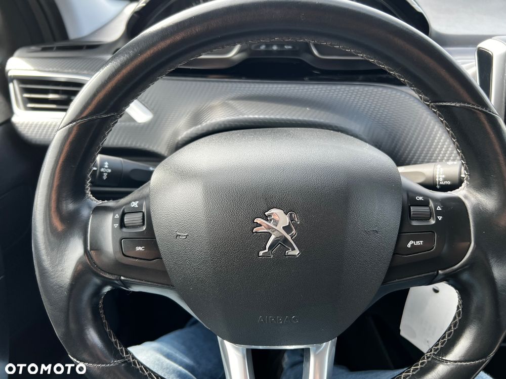 Peugeot 2008 82 VTI Allure - 12