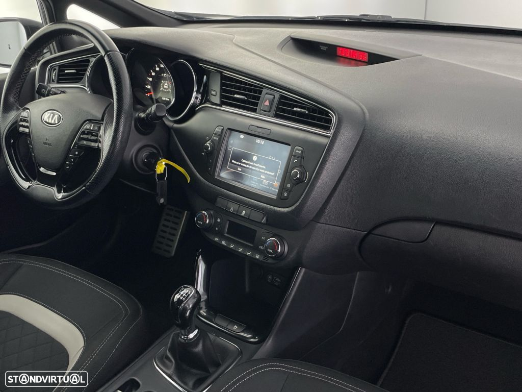 Kia Ceed 1.0 T-GDI GT Line - 24