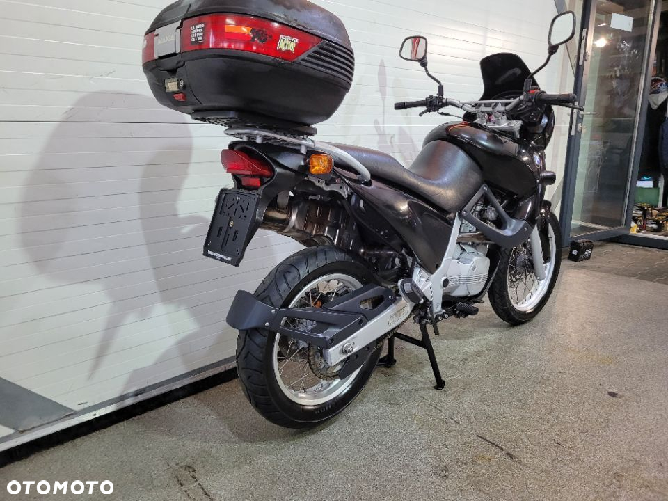 BMW F - 24