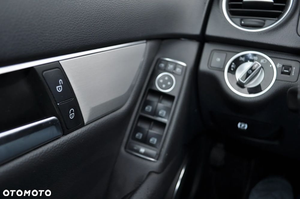 Mercedes-Benz Klasa C 180 BlueEFFICIENCY 7G-TRONIC - 19
