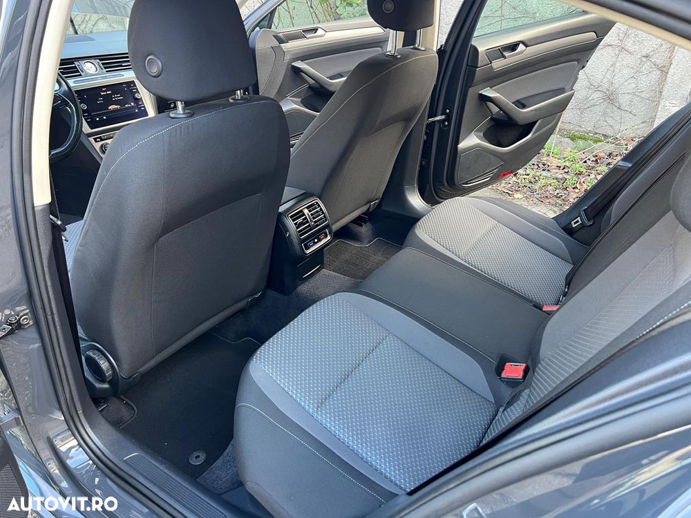 Volkswagen Passat 1.6 TDI Comfortline - 17