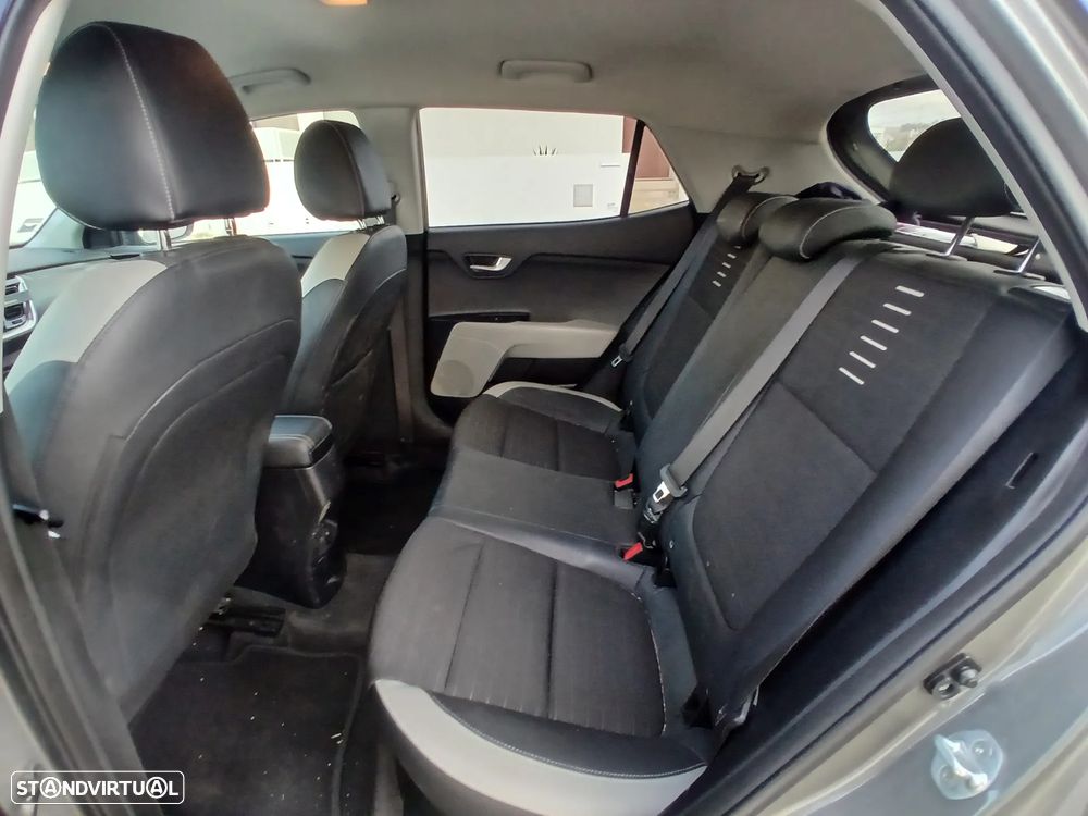 Kia Stonic 1.0 T-GDI TX - 23