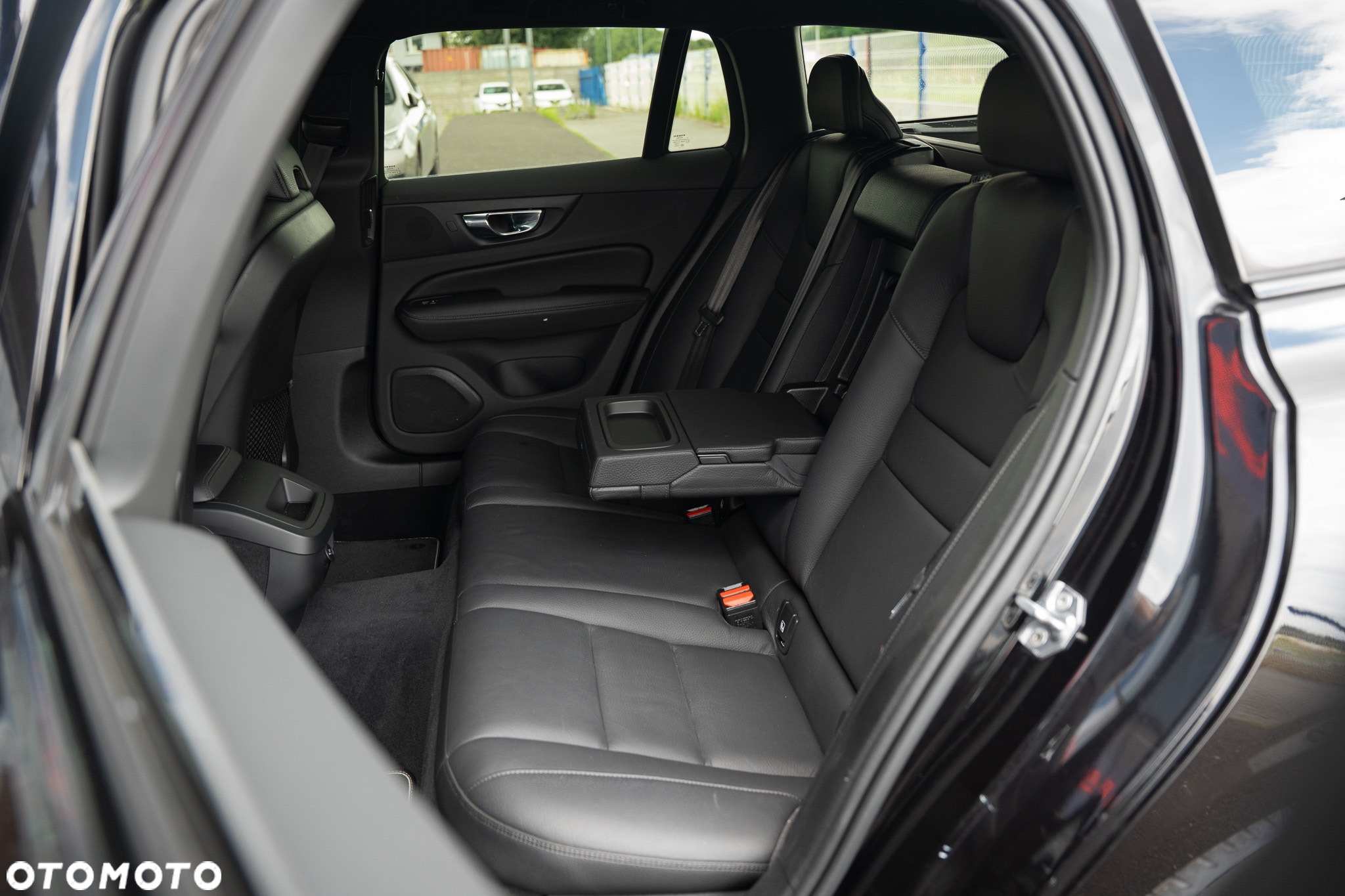 Volvo V60 D3 Geartronic R-Design - 33
