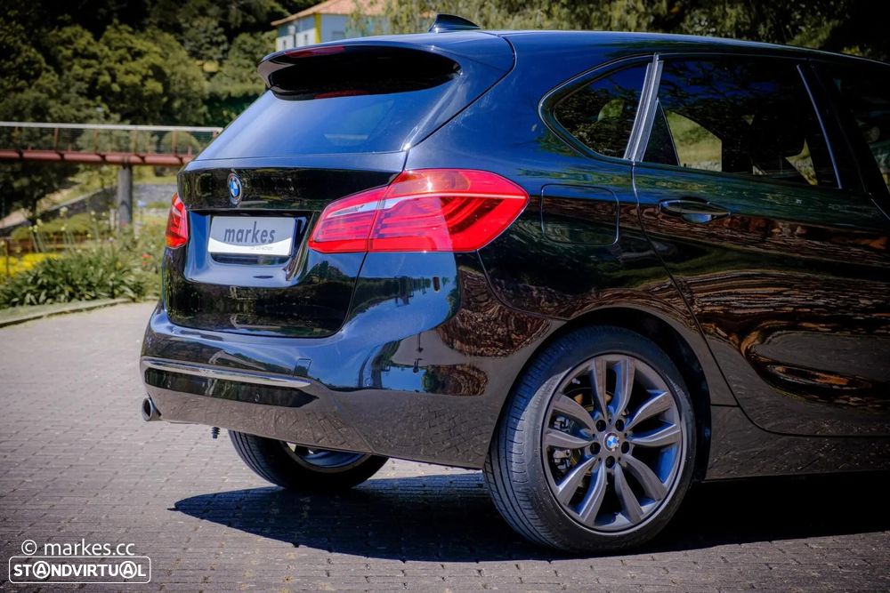 BMW 218 Active Tourer d Line Luxury Auto - 4