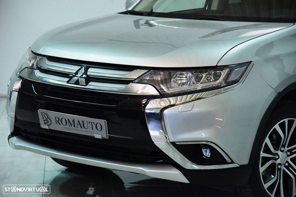 Mitsubishi Outlander 2.2 DI-D Intense - 2