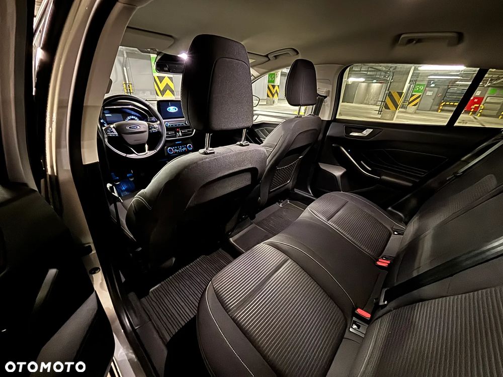 Ford Focus 2.0 EcoBlue Titanium - 11