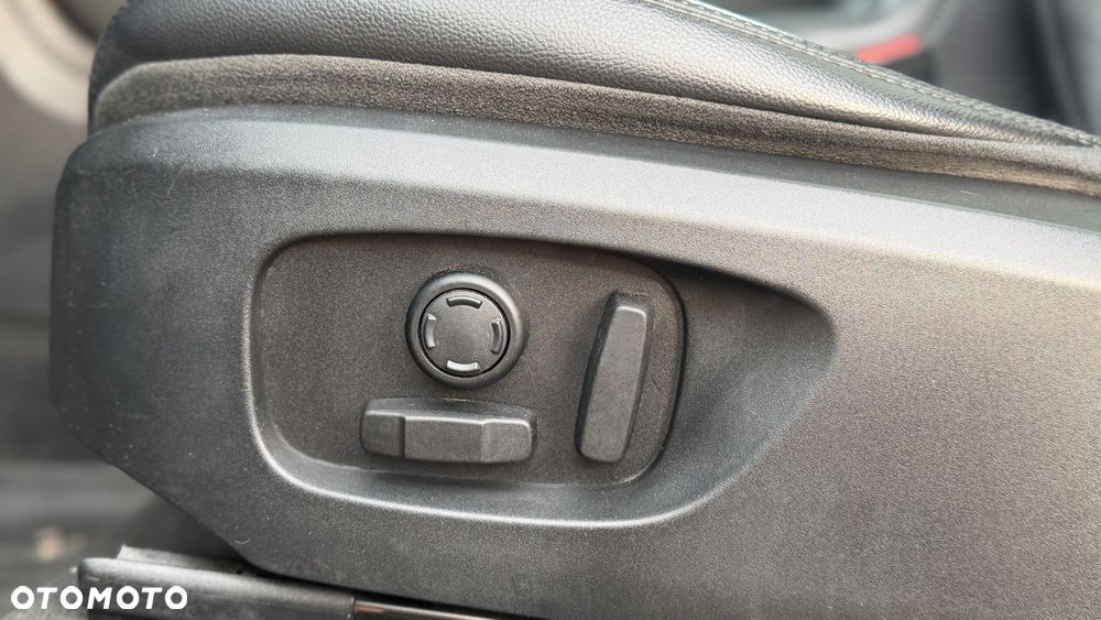 Land Rover Discovery Sport - 21