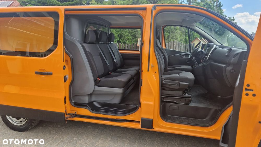 Renault Trafic doka 5 osób L2H1 - 11