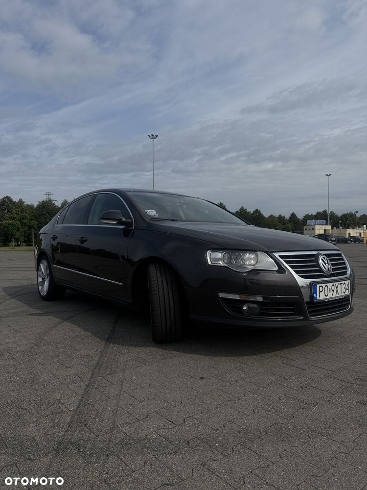 Volkswagen Passat 2.0 TDI DPF Highline - 11