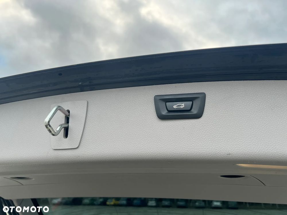 BMW Seria 3 318d - 12