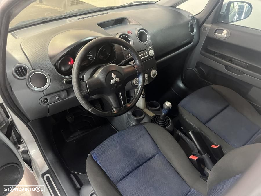 Mitsubishi Colt 1.1 Base - 10