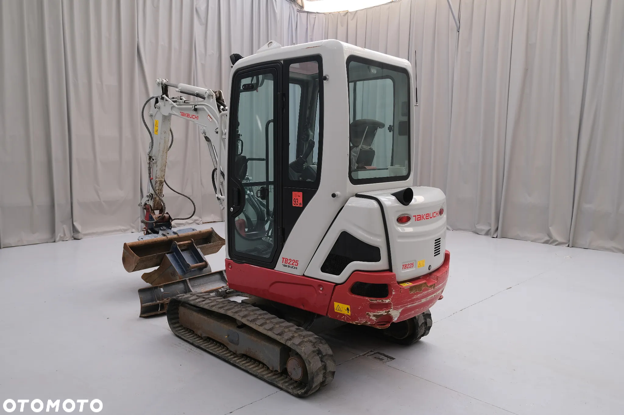 Takeuchi TB225 - 2