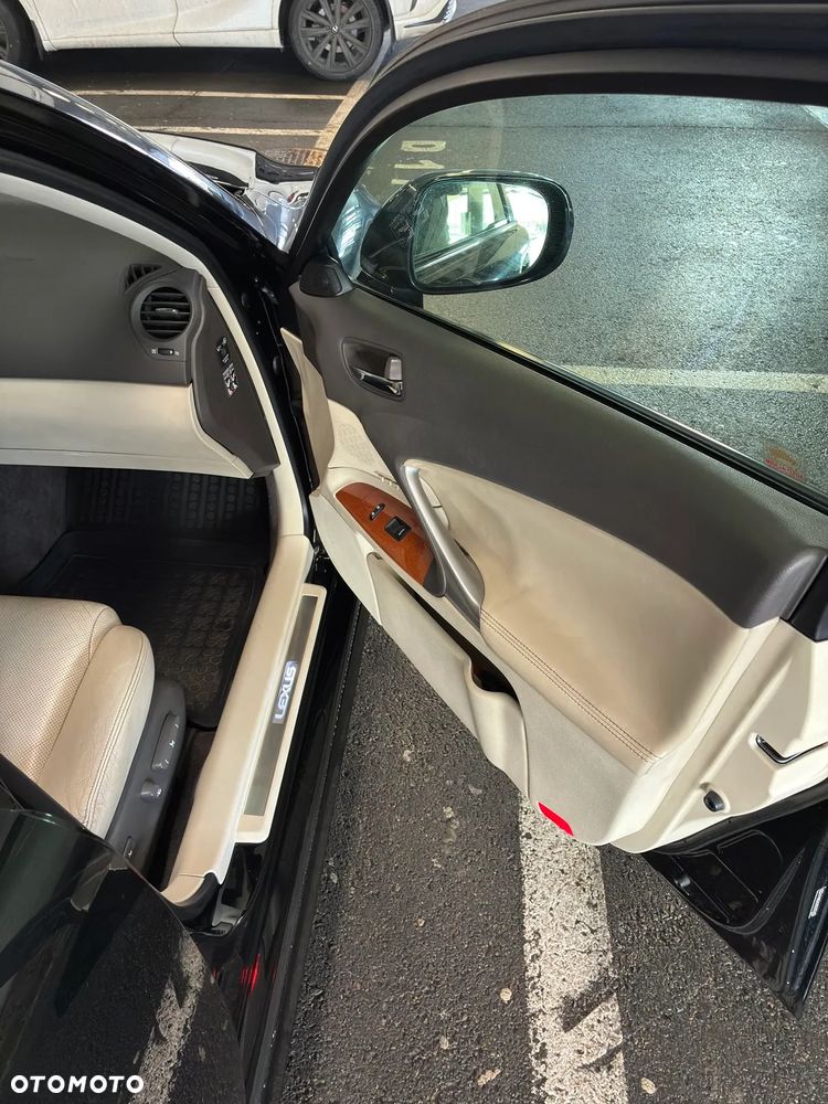 Lexus IS 220 D Prestige - 11