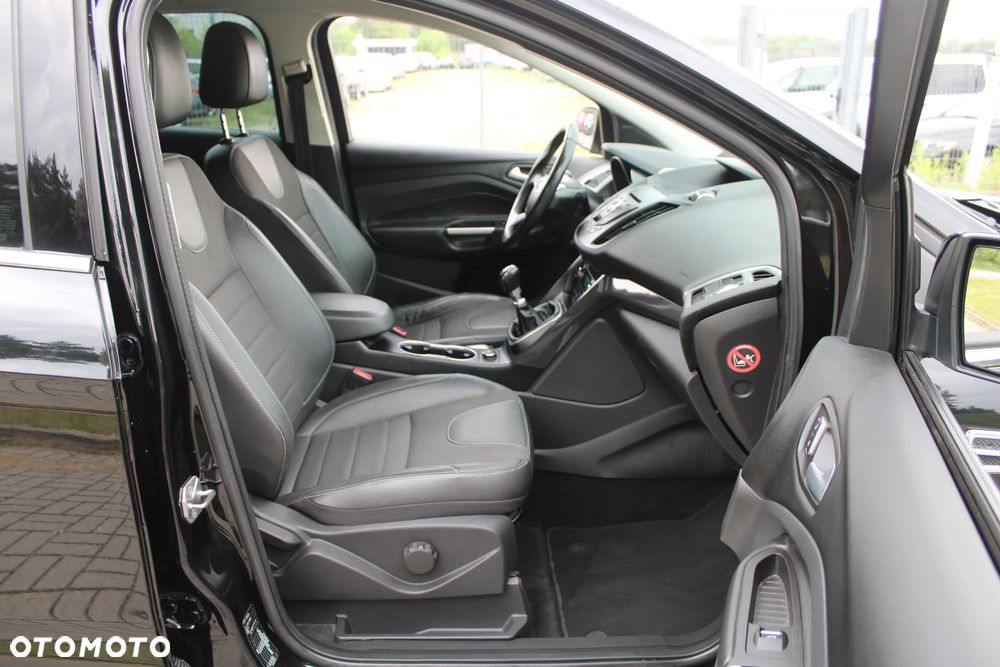 Ford Kuga - 28