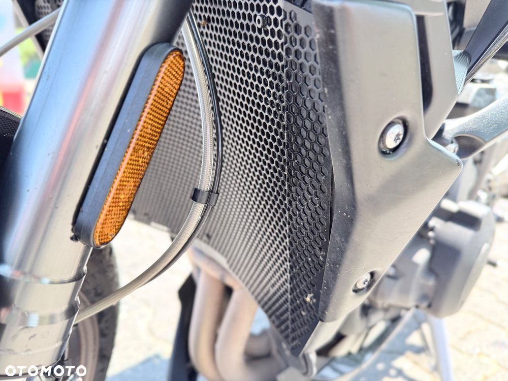 Triumph Street Triple - 12