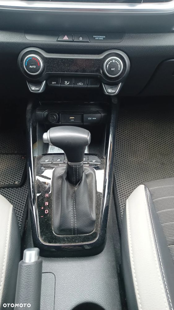 Kia Stonic 1.0 T-GDI L DCT - 23