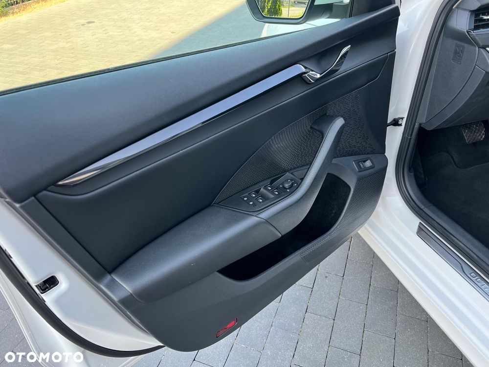 Skoda Octavia 2.0 TDI DSG Style - 29