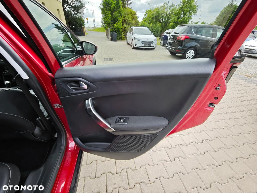 Peugeot 2008 - 13