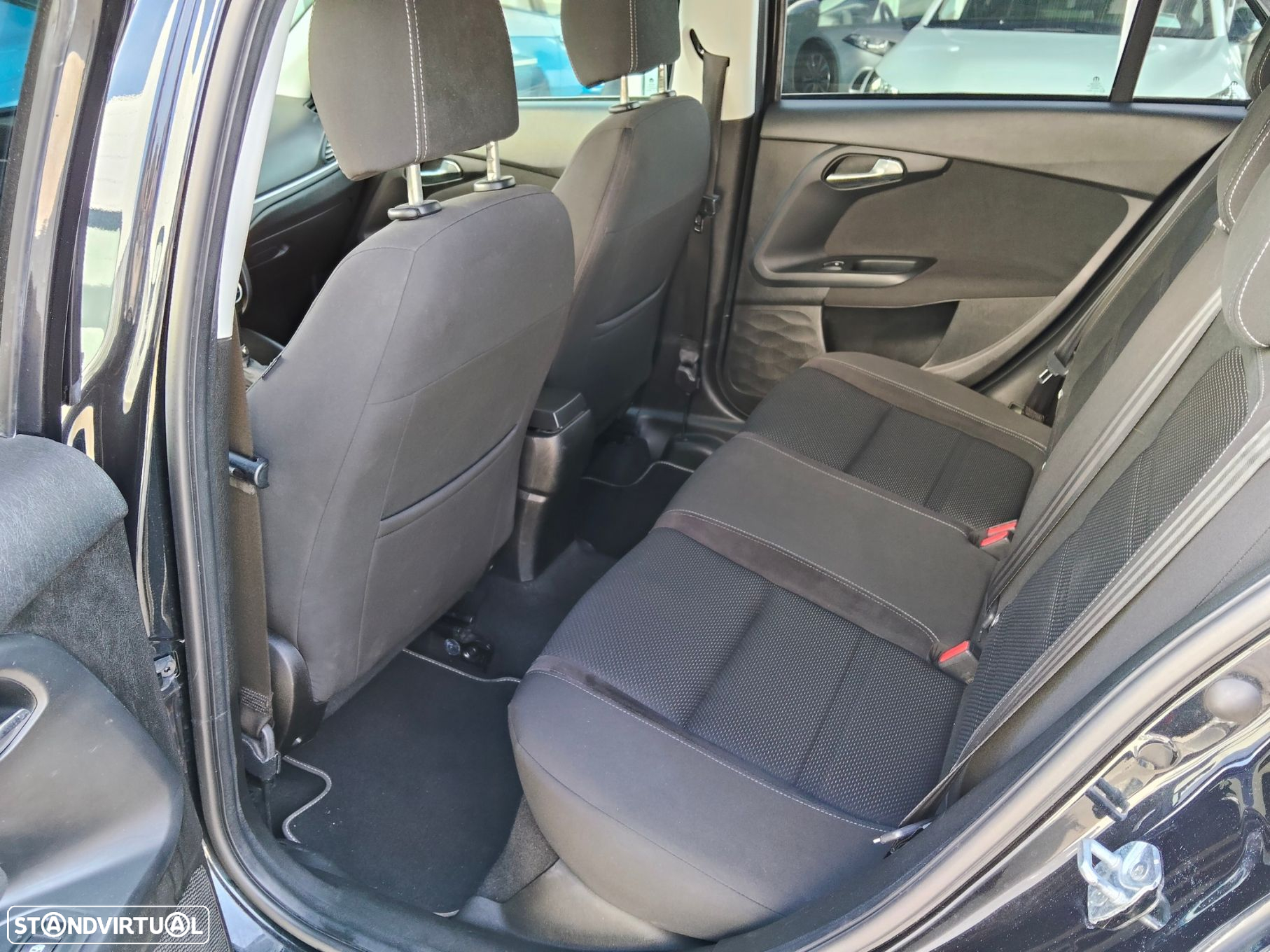 Fiat Tipo Station Wagon 1.6 M-Jet Lounge Tech DCT - 14