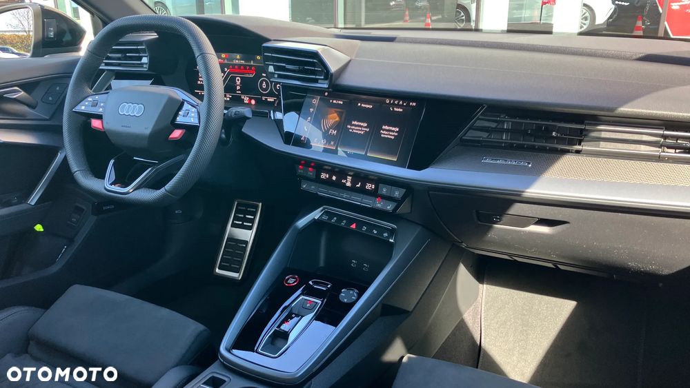 Audi RS3 Limousine - 18
