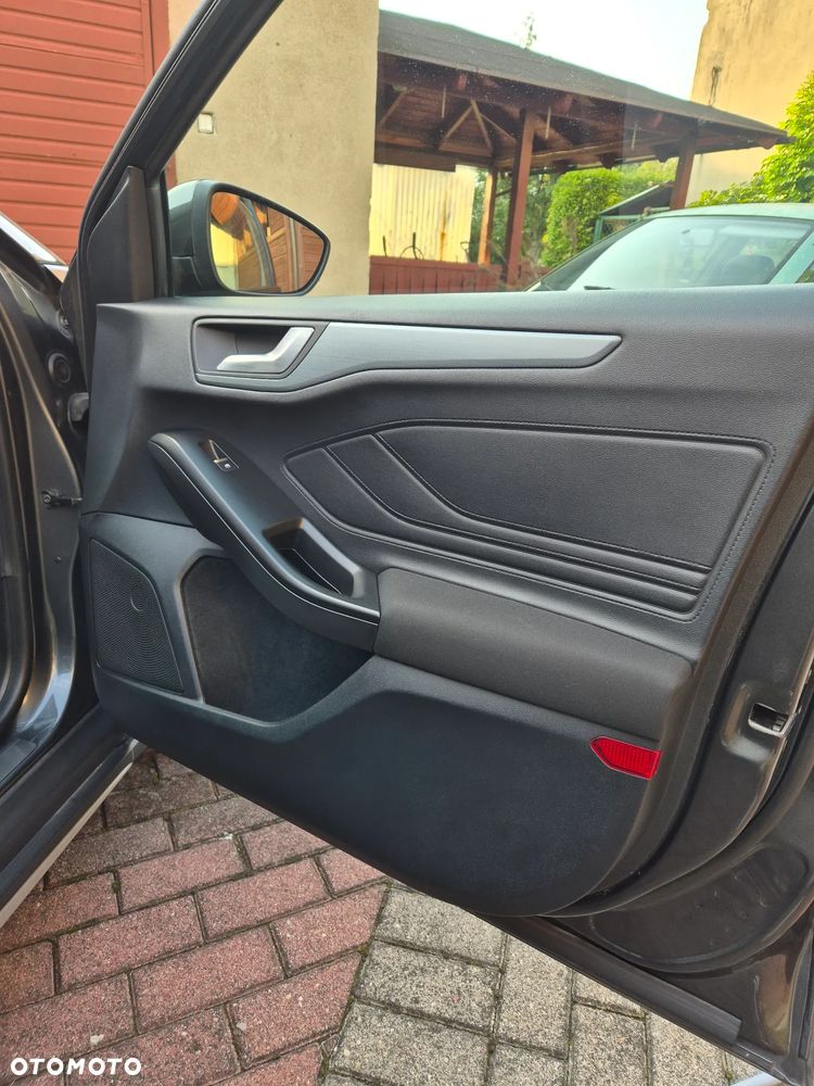 Ford Focus 1.0 EcoBoost Active - 21