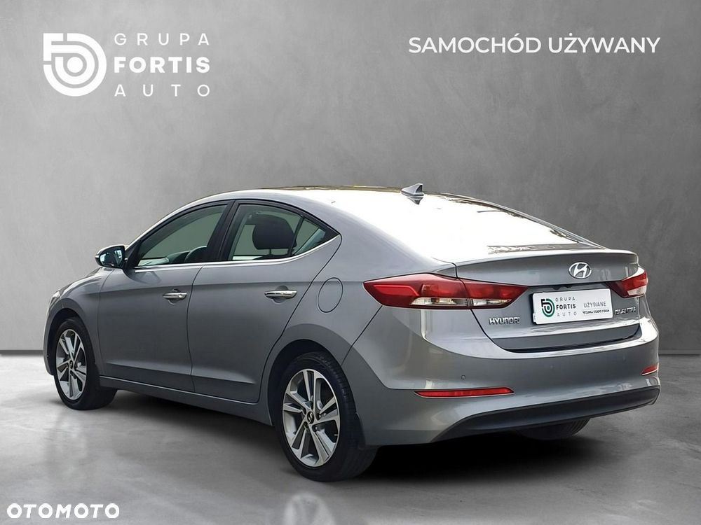 Hyundai Elantra - 3