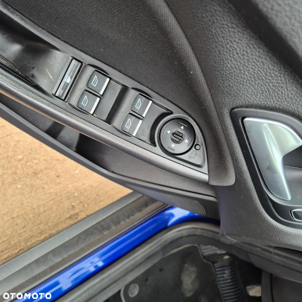 Ford Focus 1.5 TDCi SYNC Edition - 17