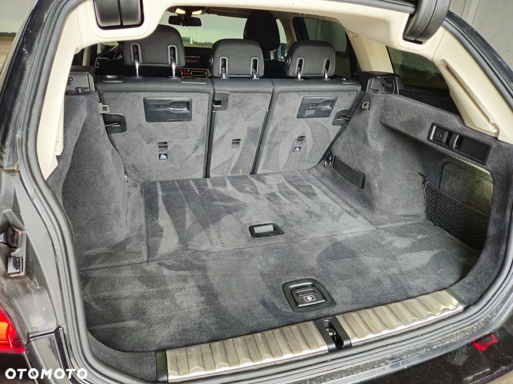 BMW Seria 3 318d MHEV Advantage - 28